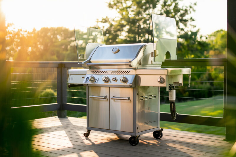Top Propane Grills with Windscreens for Outdoor Cooking