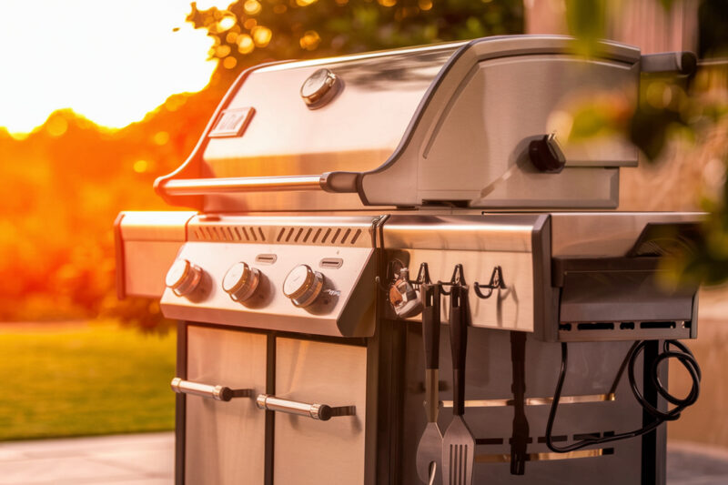 Top Rated Amazon Propane Grills with Side Shelves and Tool Hooks