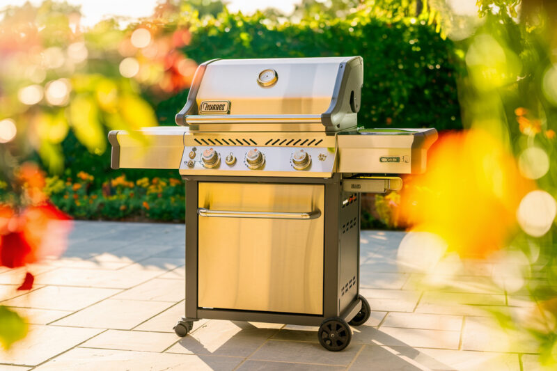 Propane Grills That Start with the Push of a Button